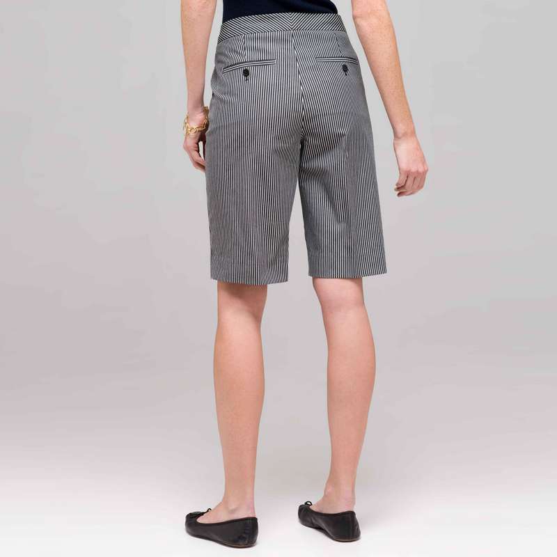 Short rayé, Bleu marine et blanc, large